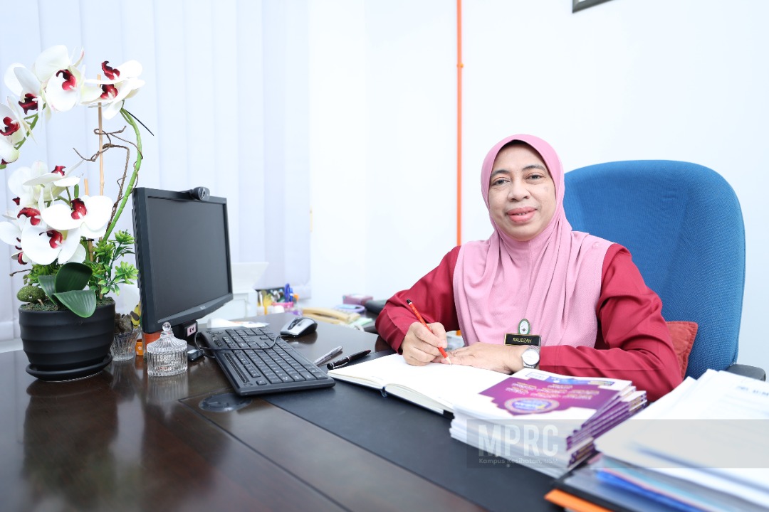 RAUDZAH ALUMNI YANG MENABUR BAKTI 36 TAHUN SEBAGAI JURURAWAT DI HOSPITAL USM