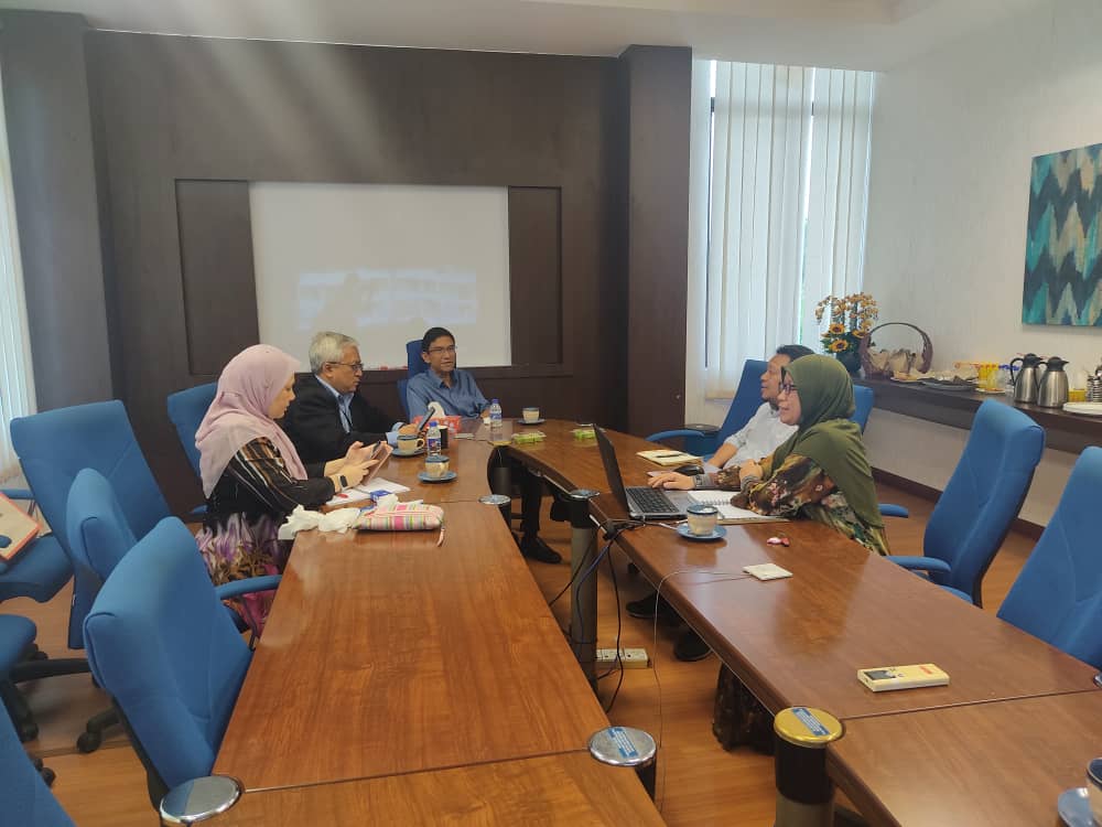 NAIB CANSELOR TINJAU PRESTASI FIZIKAL DAN KEWANGAN PROJEK PEMBANGUNAN KAMPUS KESIHATAN USM 2